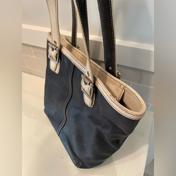 COACH medium size navy tote - Picture 5 of 5